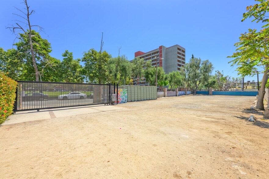 More Photos Of 208 Olive st, Santa Ana Multifamily For Sale