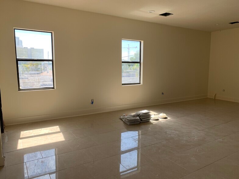 More Photos Of 219 N 21st Ave, Hollywood Storefront Retail Office For Lease