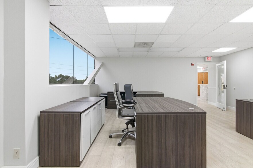More Photos Of 1640 W Oakland Park Blvd, Fort Lauderdale Office For Sale
