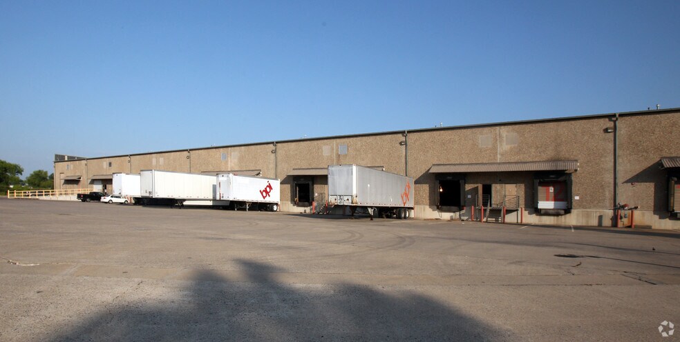 More Photos Of 1316 North Hills Blvd, North Little Rock Warehouse For Lease