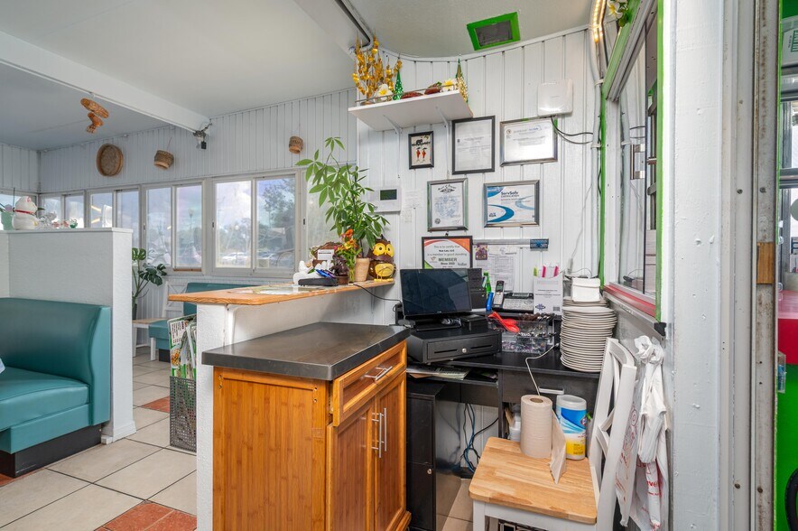 More Photos Of 114 Central Ave, Lake Wales Freestanding For Sale