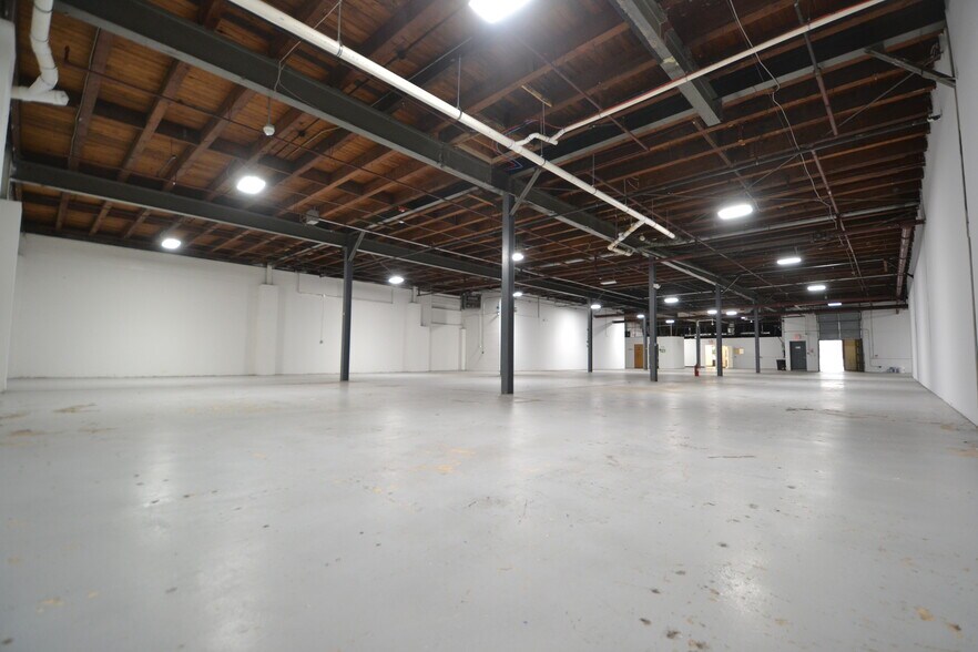 More Photos Of 1 Broad Ave, Fairview Warehouse For Lease