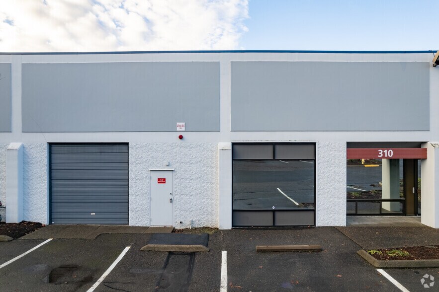 More Photos Of 10950 SW 5th St, Beaverton Warehouse For Lease