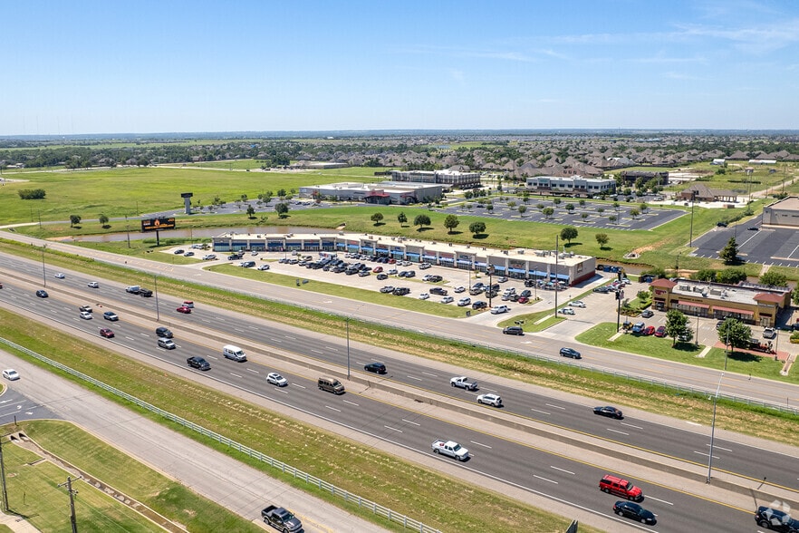 More Photos Of 2713-2745 S I-35 Service Rd, Moore Restaurant For Lease