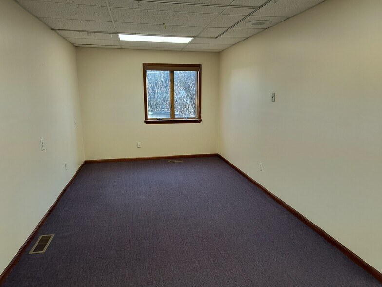 More Photos Of 67-74 Brunswick Woods Dr, East Brunswick Medical For Lease