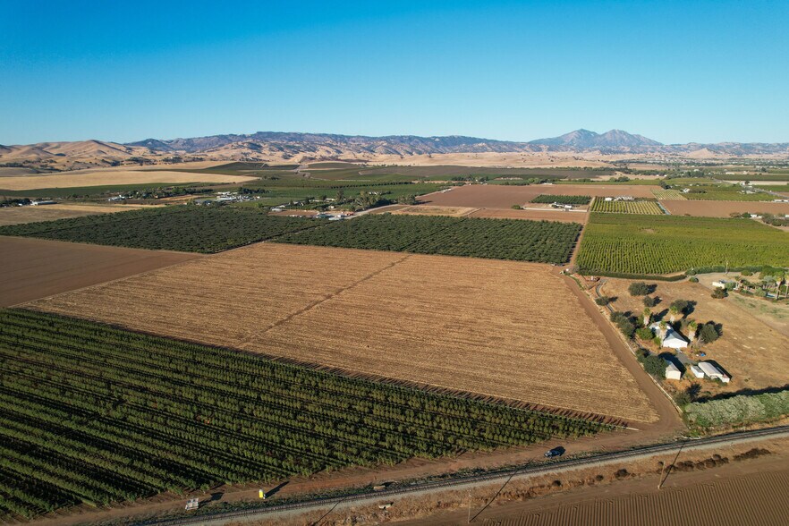 More Photos Of 000 Hoffman Lane, Brentwood Land For Sale