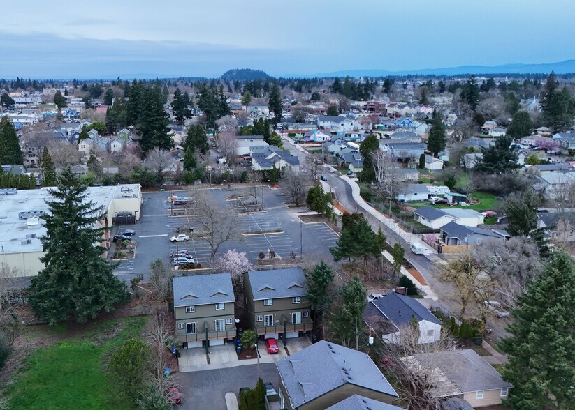 More Photos Of 8423-8451 SE Brooklyn St, Portland Apartments For Sale