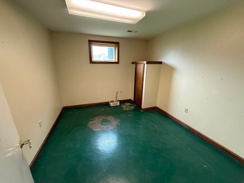 More Photos Of 624 E Main St, Lancaster Office For Lease