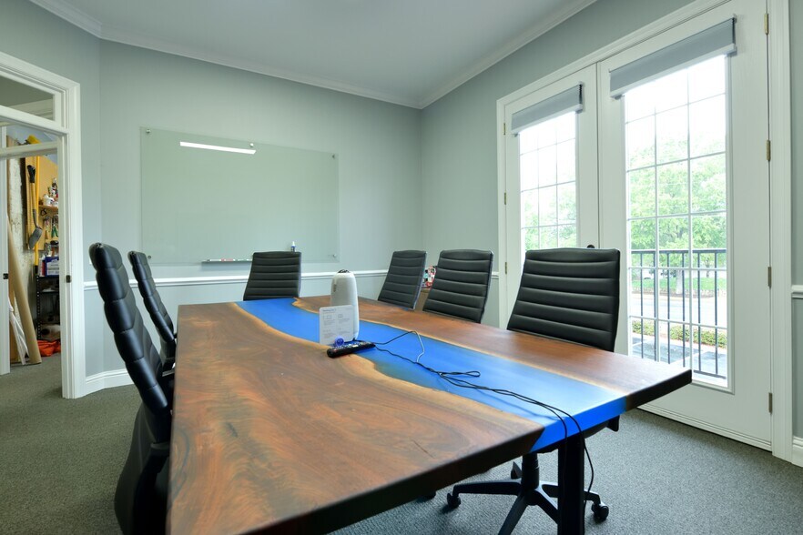 More Photos Of 4994 Lower Roswell Rd, Marietta Office For Lease