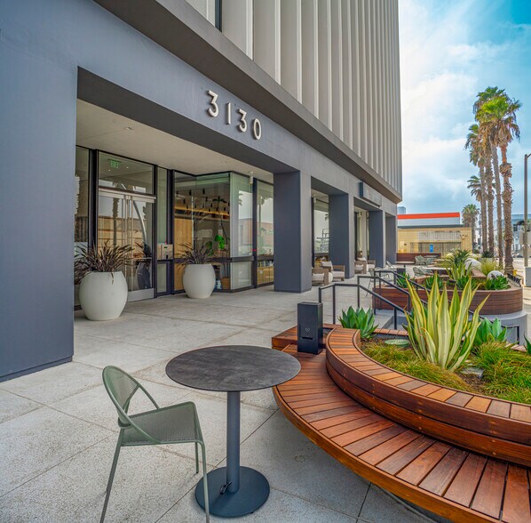 More Photos Of 3130 Wilshire Blvd, Santa Monica Office For Lease