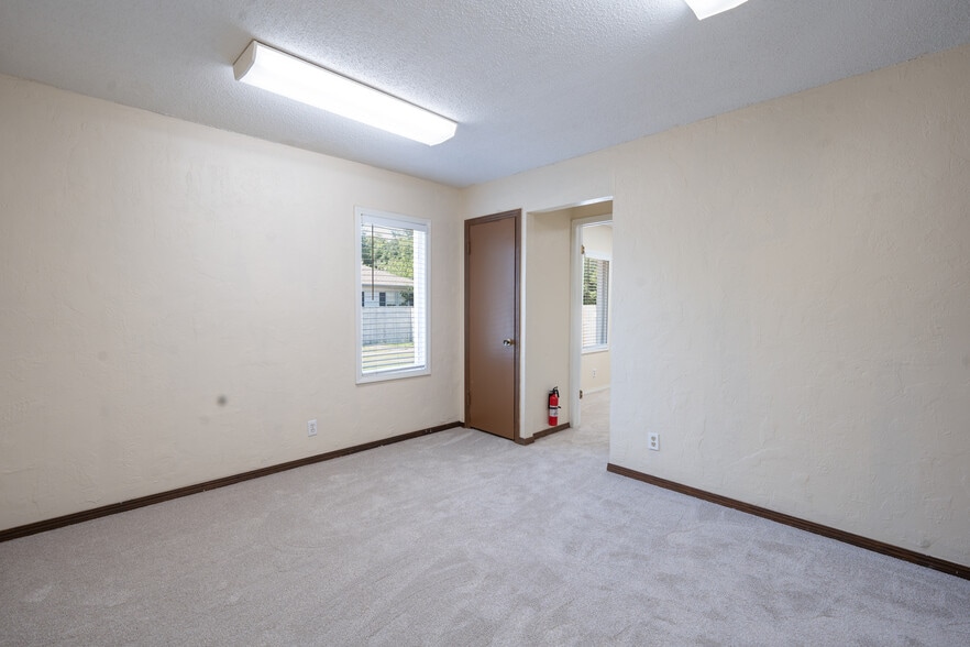 More Photos Of 4401 N Meridian Ave, Oklahoma City Office For Sale