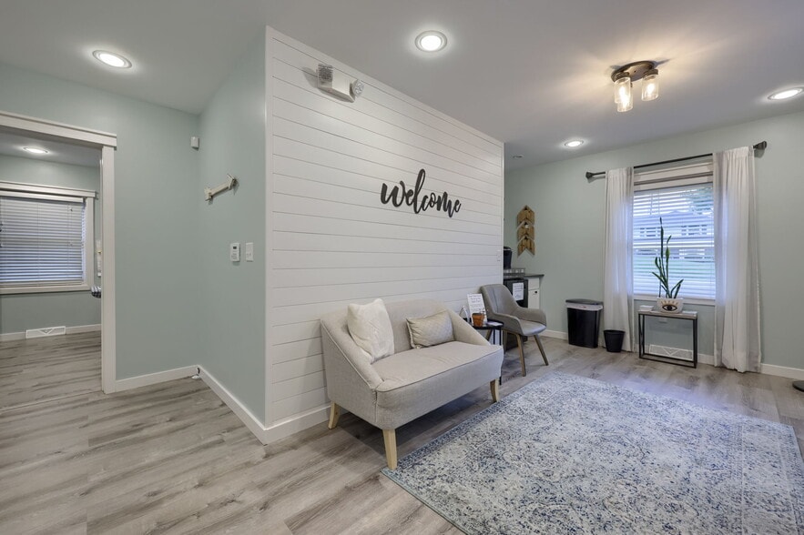 More Photos Of 825 Eden Rd, Lancaster Medical For Sale