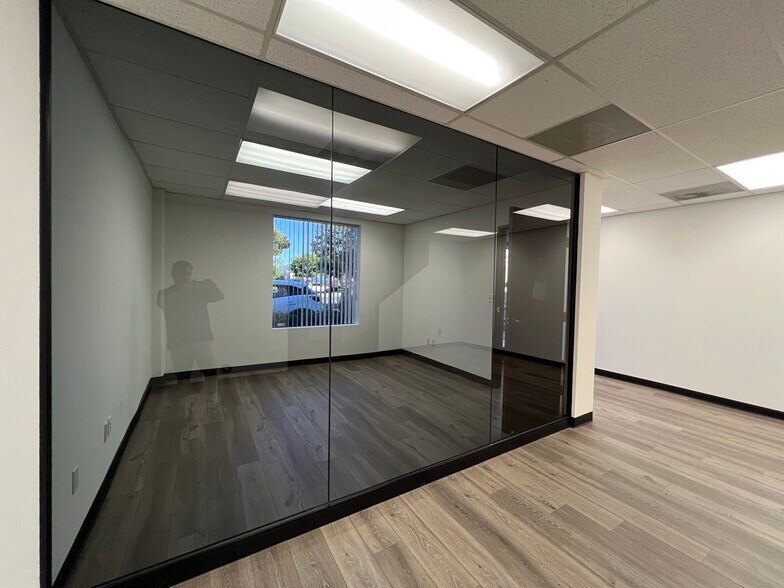 More Photos Of 2675 Junipero Ave, Signal Hill Warehouse For Lease