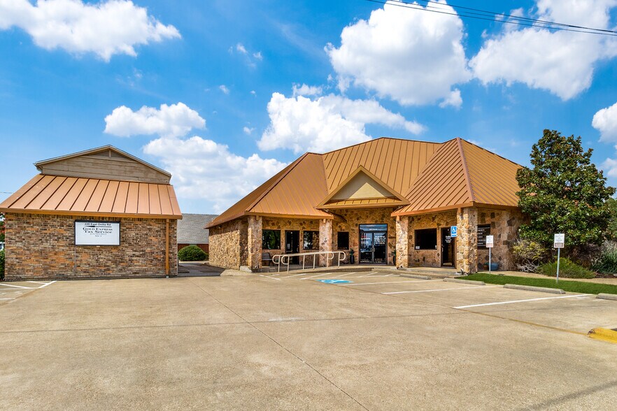 More Photos Of 230 E Ovilla Rd, Red Oak Office For Lease
