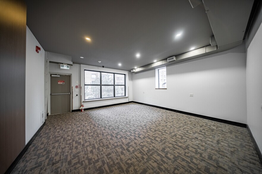 More Photos Of 31 Elm St, Toronto Storefront Retail Office For Sale