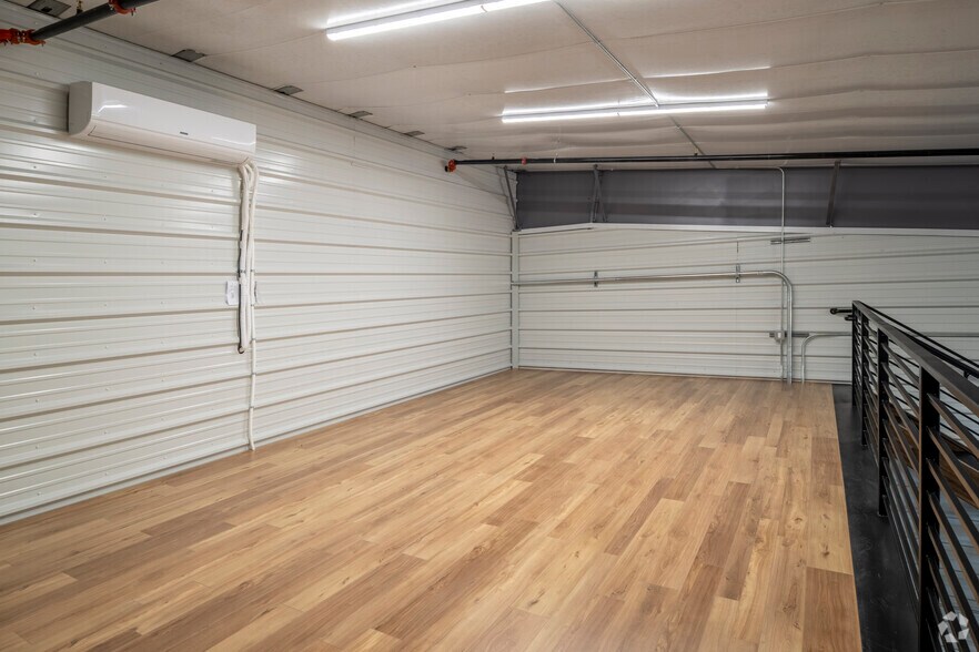 More Photos Of 7542 S Potomac St, Centennial Self Storage For Lease