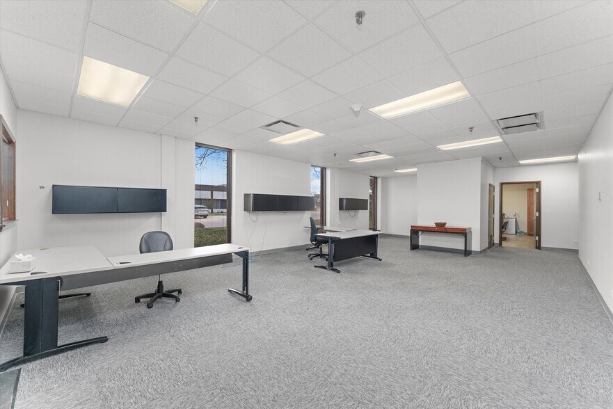 More Photos Of 16420 S Kilbourn Ave, Oak Forest Industrial For Sale