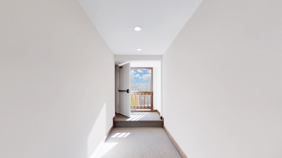 More Photos Of 220 Silver Lake Rd, Dingmans Ferry Office For Sale