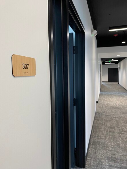 More Photos Of 504 Broadway St, Alexandria Storefront Retail Office For Lease
