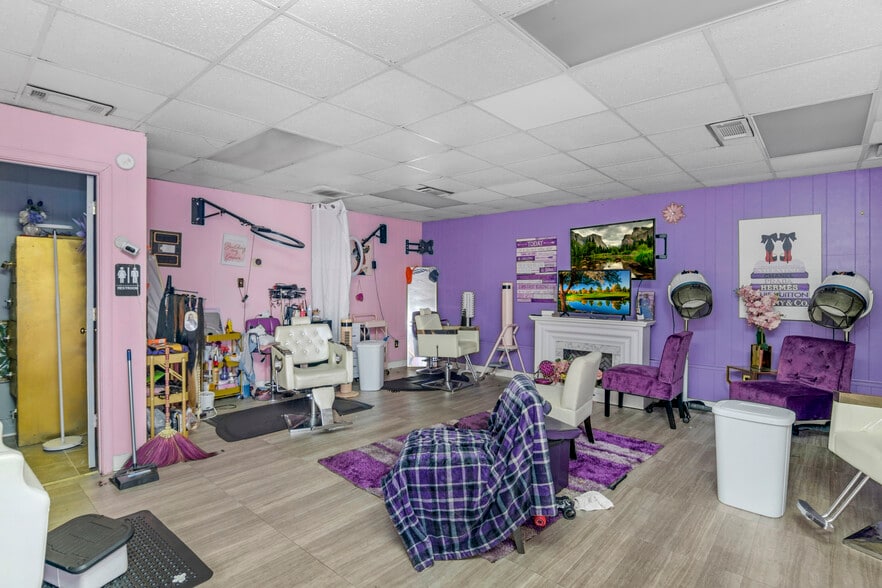 More Photos Of 315 S Welborn St, Hinesville Office For Sale