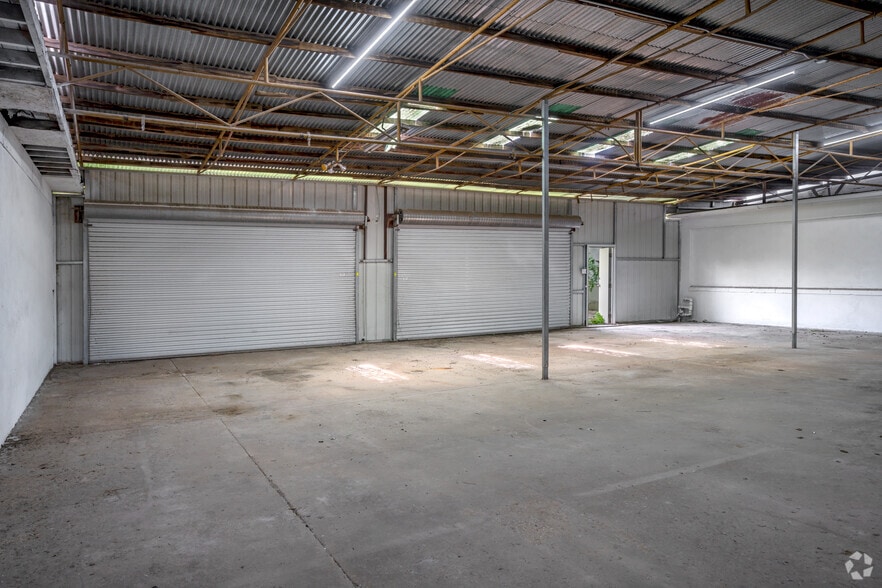 More Photos Of 625 Humble Ave, San Antonio Warehouse For Sale