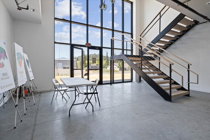 More Photos Of 3030 Lower Mill Dr, Hood River Industrial For Sale