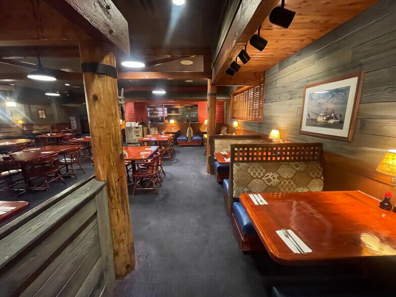 More Photos Of 2319 W Loop 250 N, Midland Flex For Sale