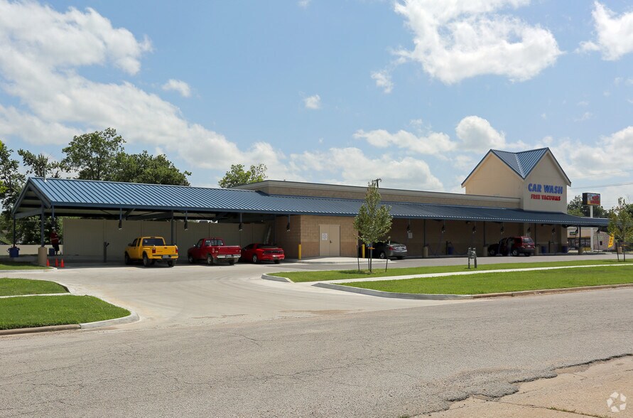 More Photos Of 219 N Mission Dr, Sapulpa Carwash For Sale