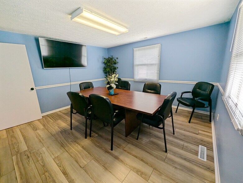 More Photos Of 250 Alhambra Ave, Frankfort Medical For Lease