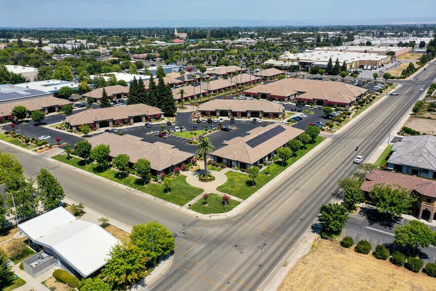 More Photos Of 950 Tharp Rd, Yuba City Office For Lease
