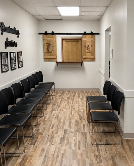 More Photos Of 146 Lake St N, Forest Lake Medical For Lease