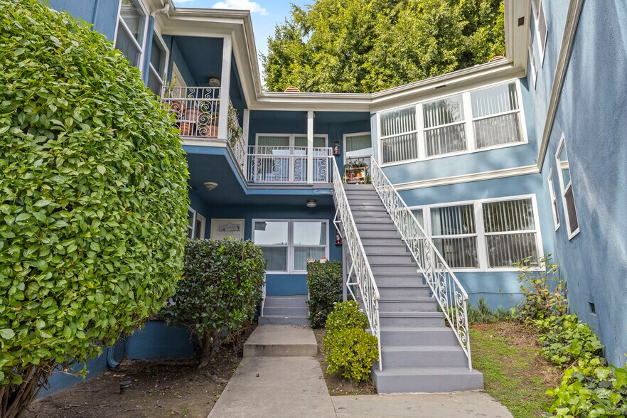 More Photos Of 11089-11099 Strathmore Dr, Los Angeles Apartments For Sale