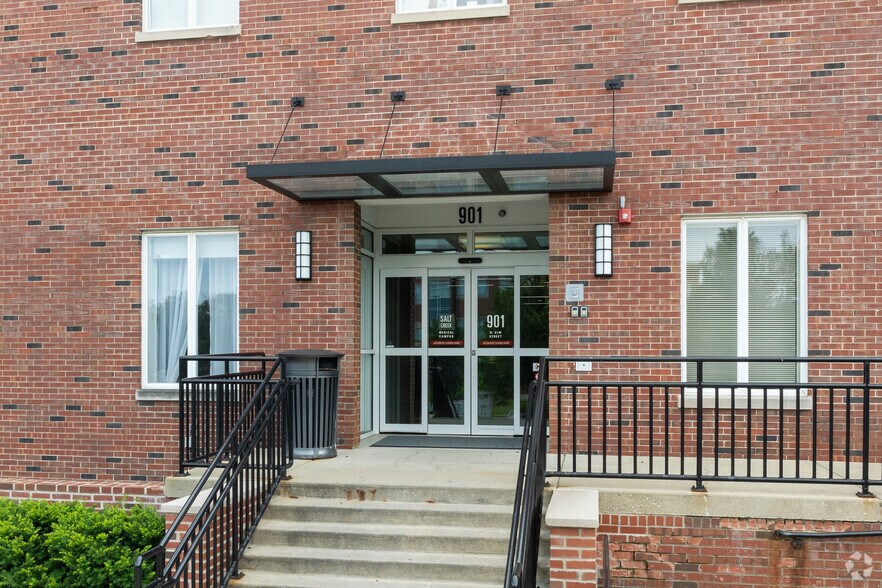 More Photos Of 12 Salt Creek Ln, Hinsdale Medical For Lease