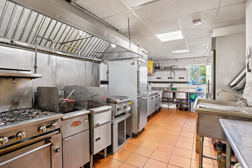 More Photos Of 161-163 High St, Holyoke Restaurant For Sale