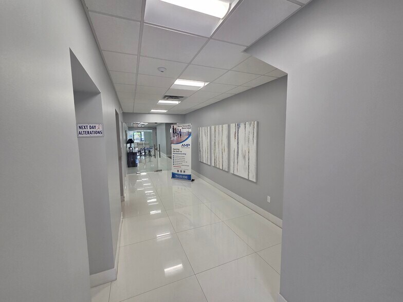 More Photos Of 2734 E Oakland Park Blvd, Fort Lauderdale Office For Sale