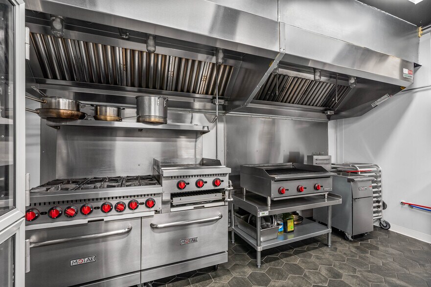 More Photos Of 922 Saraland Blvd S, Saraland Restaurant For Sale