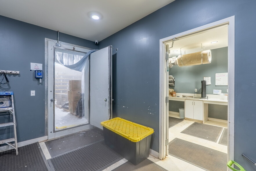 More Photos Of 4111 Brew Master Dr, Ceres Warehouse For Sale