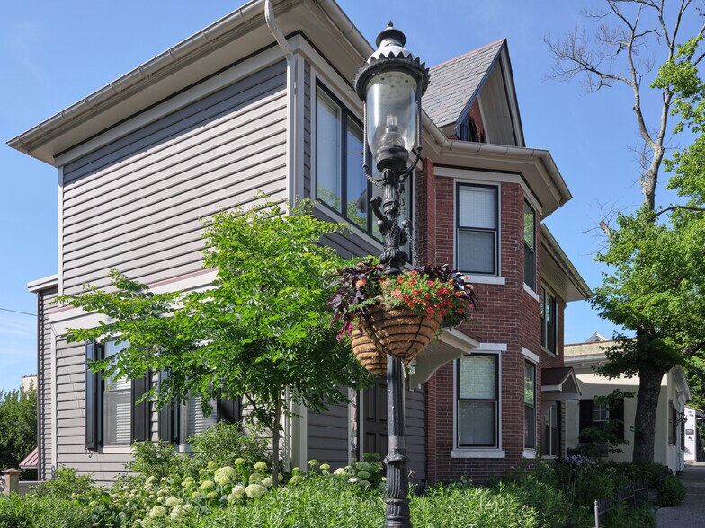 More Photos Of 67 W Court St, Doylestown Office For Lease