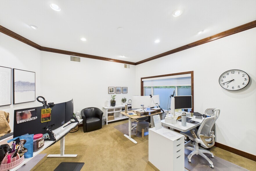 More Photos Of 16880 NE 79th St, Redmond Office For Sale