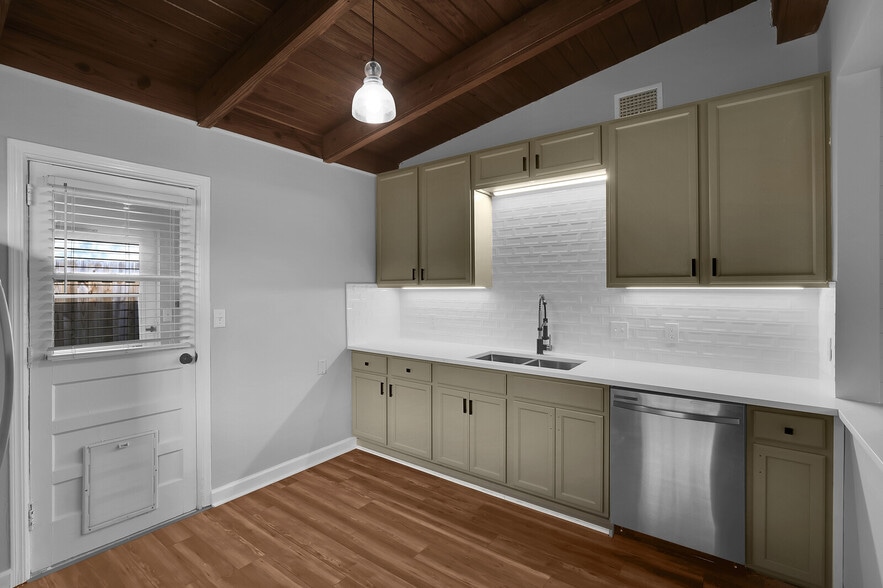 More Photos Of 1813 Seminole Rd, Atlantic Beach Multifamily For Sale