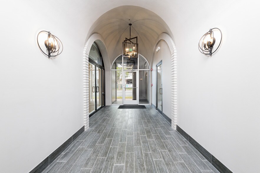 More Photos Of 101 E Silver Springs Blvd, Ocala Office For Sale