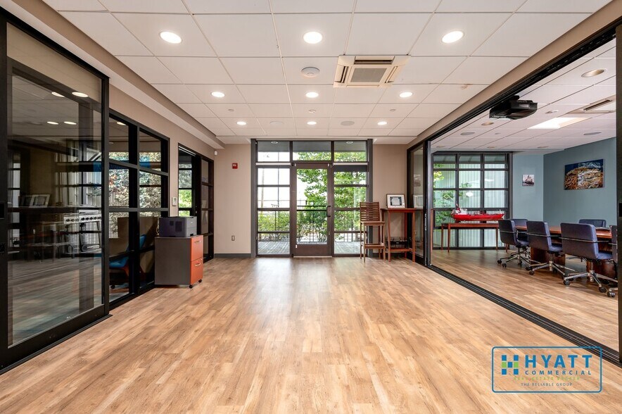 More Photos Of 130 Severn Ave, Annapolis Office For Sale
