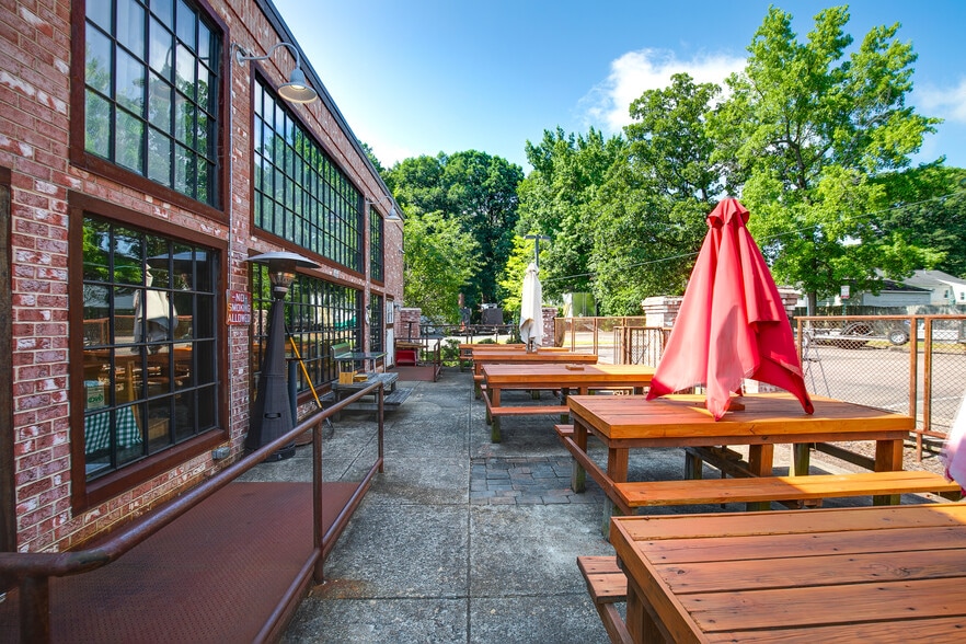 More Photos Of 8205 W Broad St, Richmond Restaurant For Sale