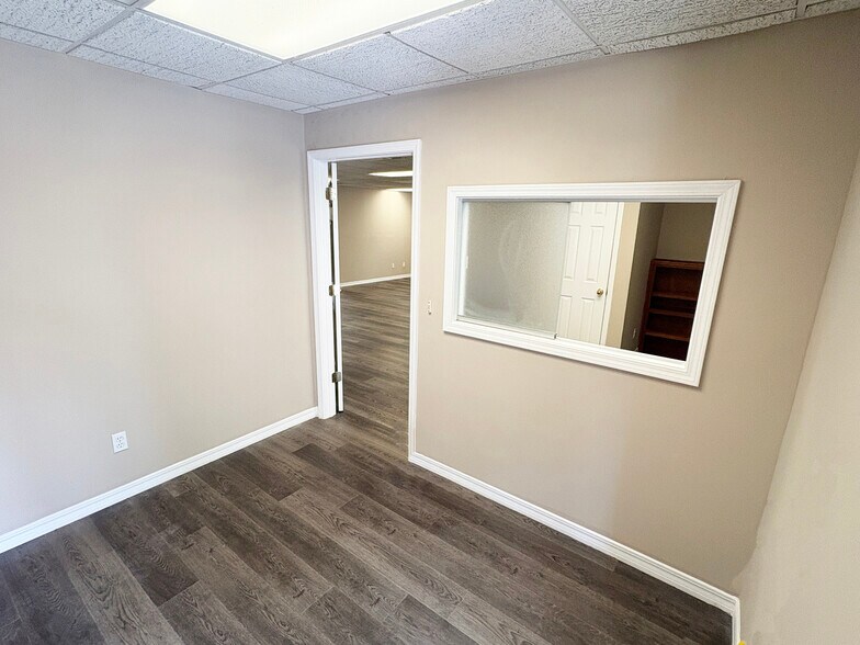 More Photos Of 3840 Williamsburg Park Blvd, Jacksonville Office For Sale