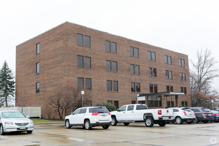 More Photos Of 11925 Pearl Rd, Strongsville Office For Lease