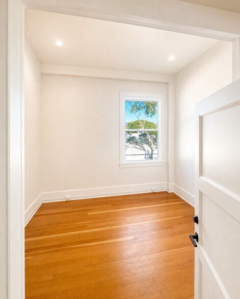 More Photos Of 829-890 Linden Ave, Carpinteria Storefront Retail Office For Lease