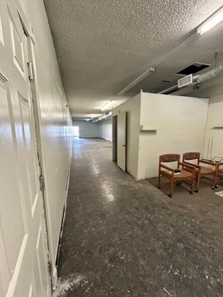 More Photos Of 1137-1149 W Avenue I, Lancaster Storefront Retail Office For Lease