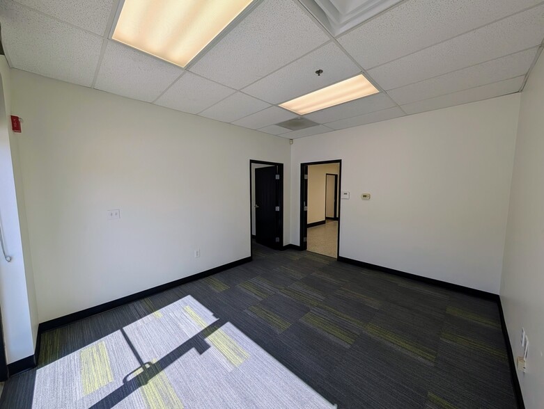 More Photos Of 42245 Remington Ave, Temecula Warehouse For Sale
