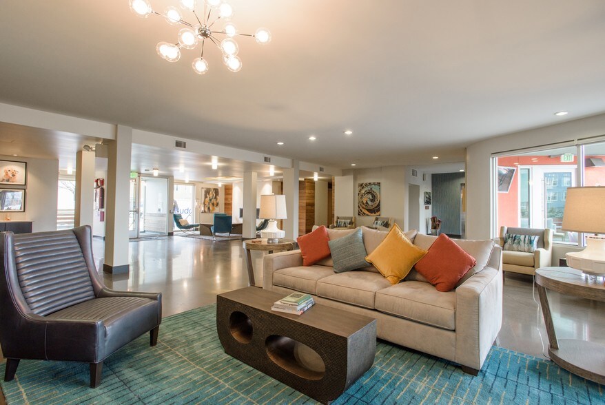 More Photos Of 2424-2434 W Caithness Pl, Denver Apartments For Lease