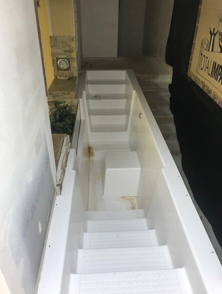 More Photos Of 15703 N 36th St, Phoenix Religious Facility For Lease